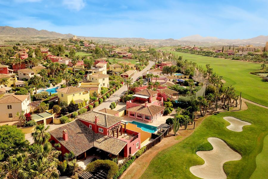 Desert Springs Golf's Indiana Course with accommodation next to the fairway