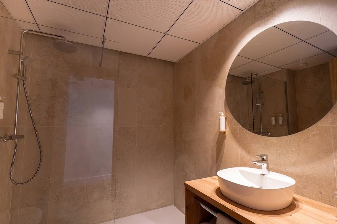 Bathroom at Ohtels Vila-Romana in Spain