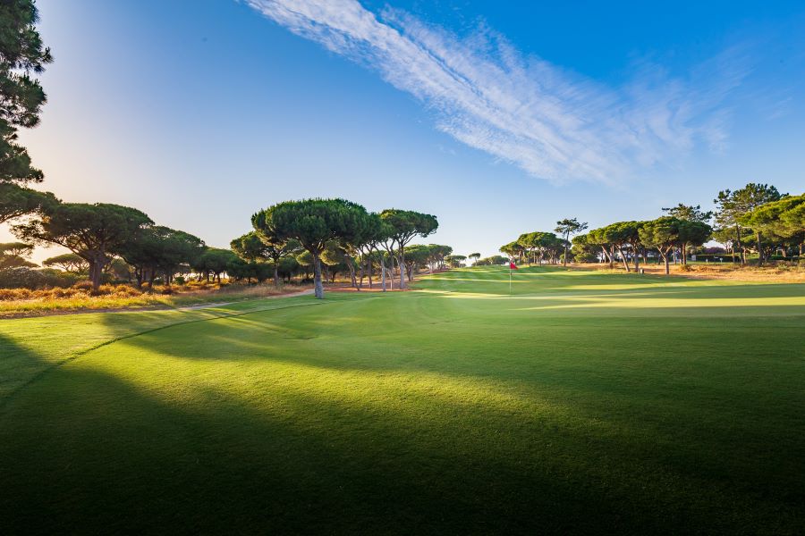 Quinta Do Lago with green fairway and blue skies