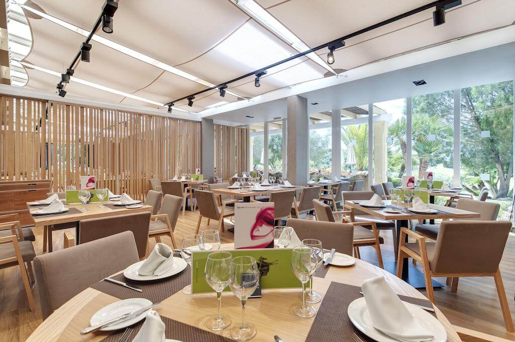 Restaurant prepared for guests to dine at Montecastillo Golf Resort