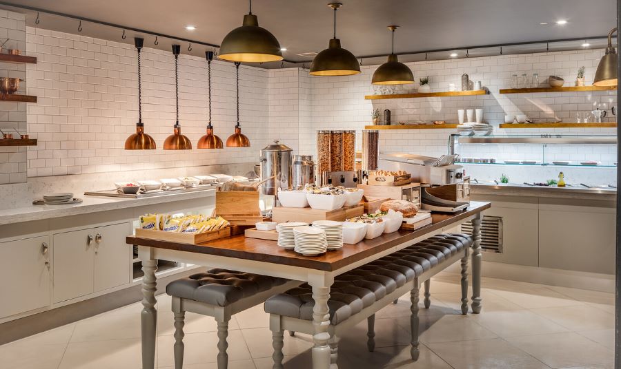 Breakfast table with Forest Pines Hotel, Spa And Golf Resort