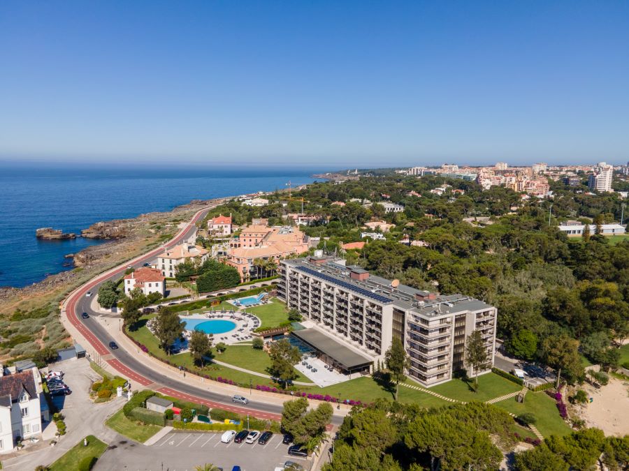 Exterior view of Vila Gale Cascais by the coast