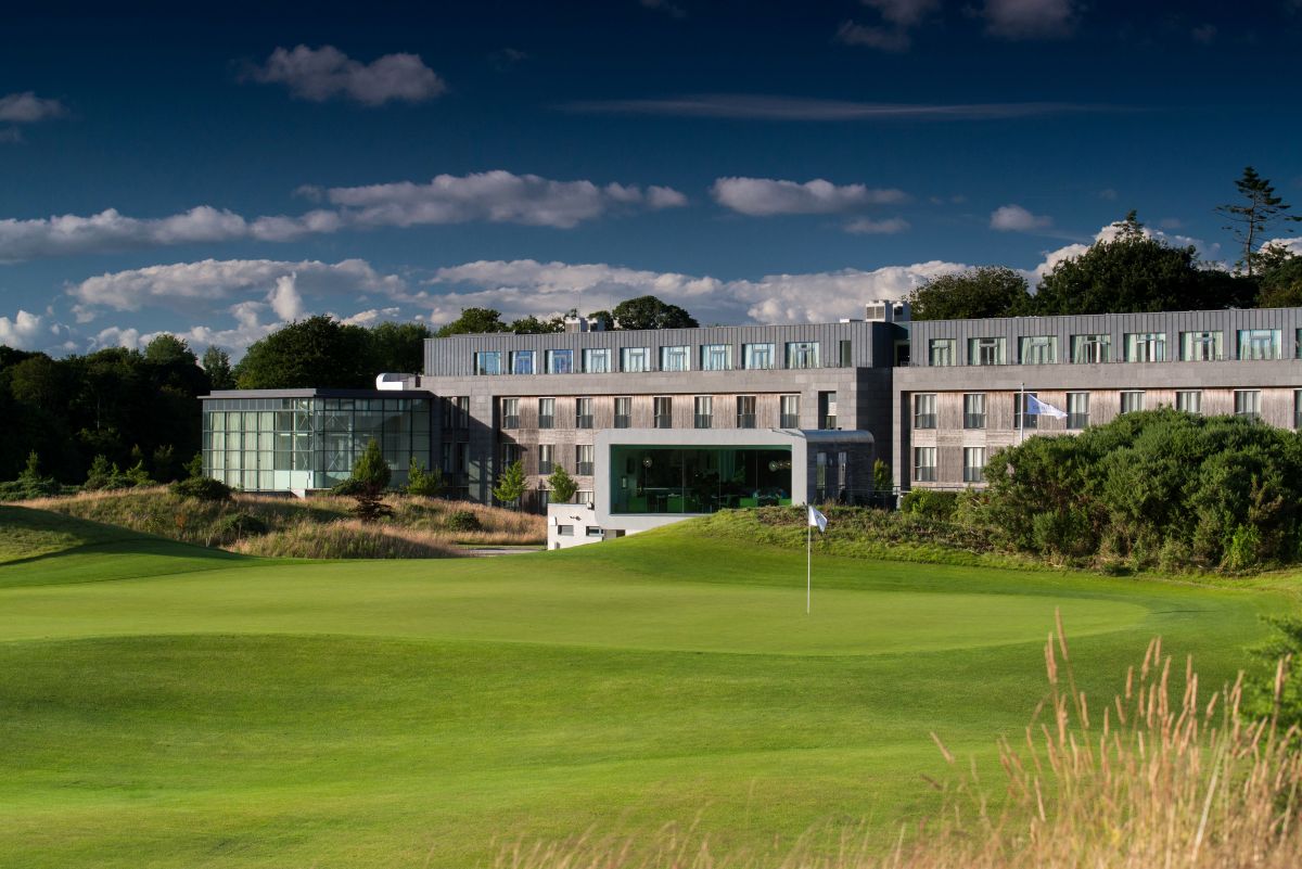 Club house overlooking the 18th at Castlemartyr Golf Club