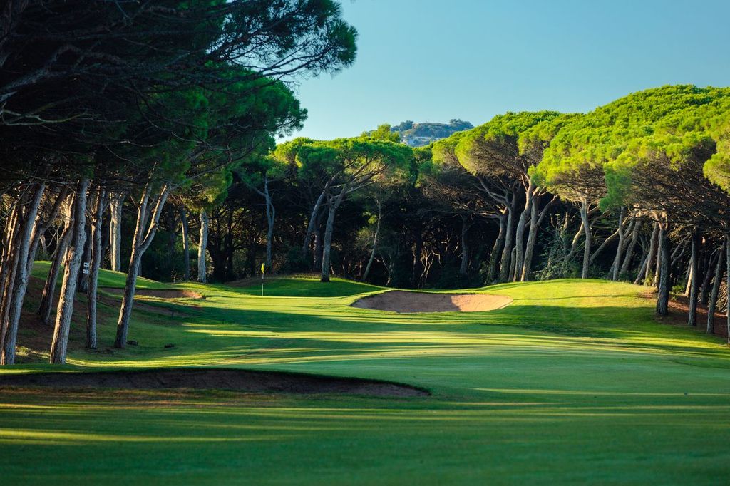 Lush green fairways at Golf Platja de Pals