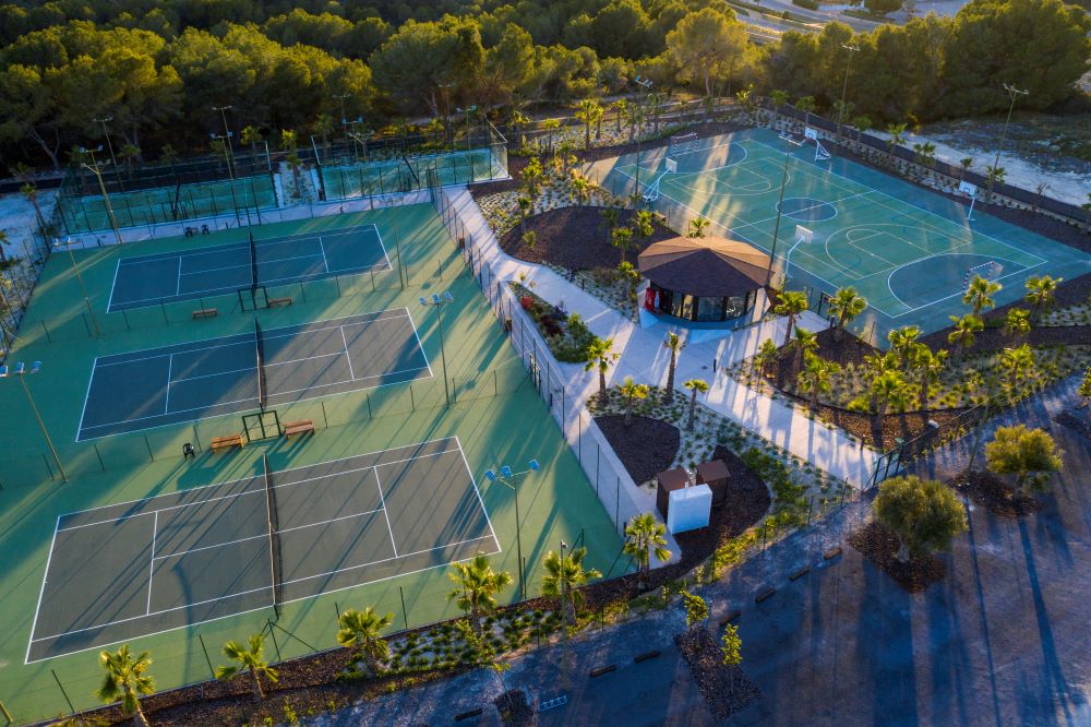Tennis courts and padel court at Las Colinas Golf And Country Club