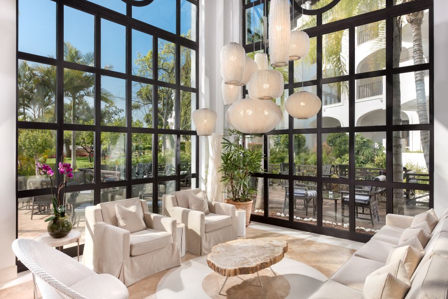 Lobby area with tables and chairs at The Westin La Quinta Golf Resort & Spa resort