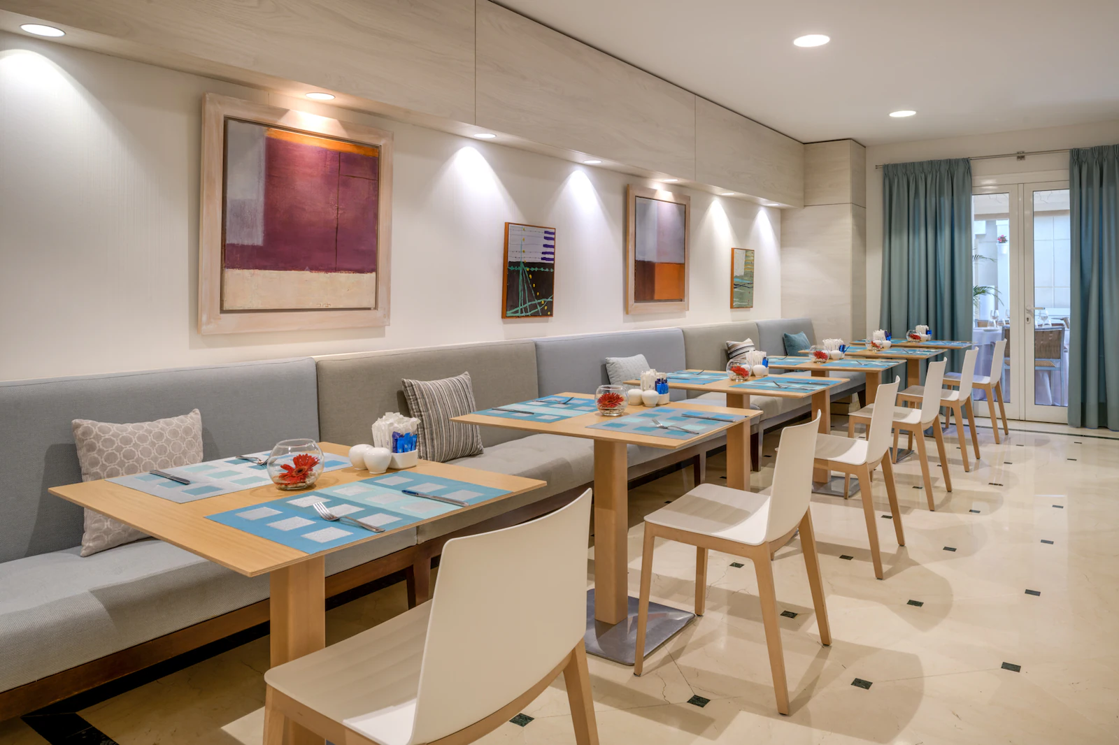 Restaurant ready for service at NH Collection Marbella