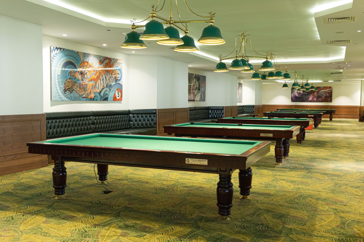 Snooker tables in Sueno Deluxe games room