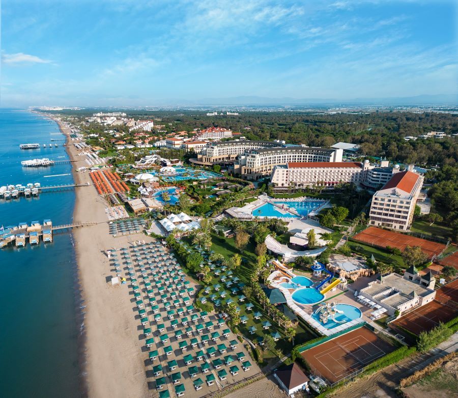 Kaya Belek Hotel with the sea and beach in front of it