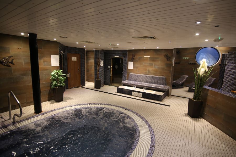 Jacuzzi in the spa at Old Thorns Hotel & Resort