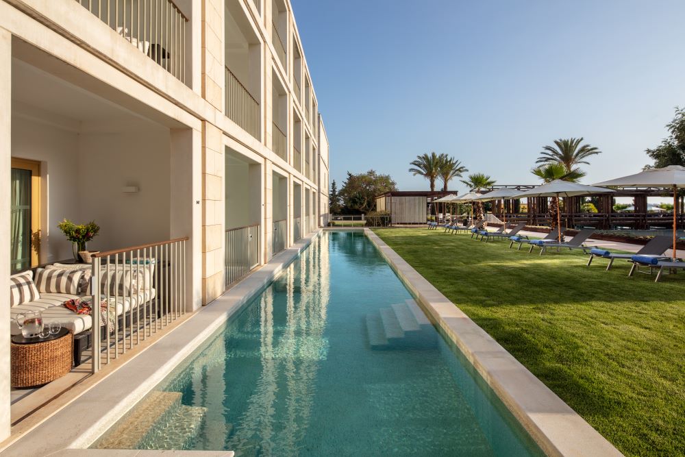 Exterior plunge pool at Anantara Vilamoura Algarve Resort