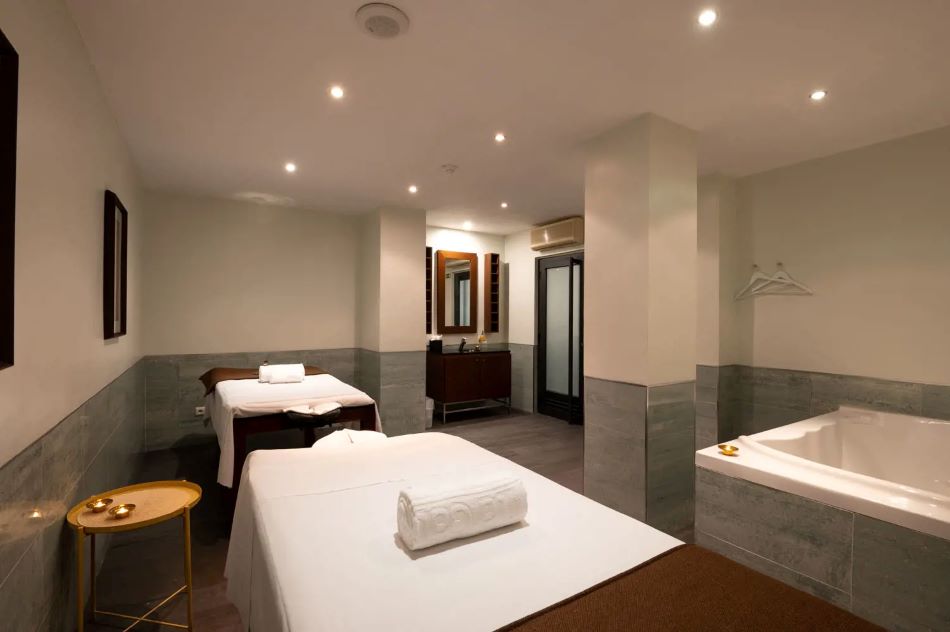 Spa treatment room at Vila Gale Ampalius