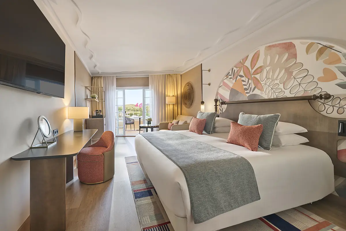 King bed in Grand Hyatt La Manga Club & Resort Murcia