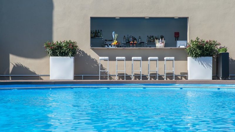 Poolside bar at El Puerto Hotel