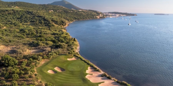 The Bay Course in Costa Navarino, Greece with course parallel to the sea