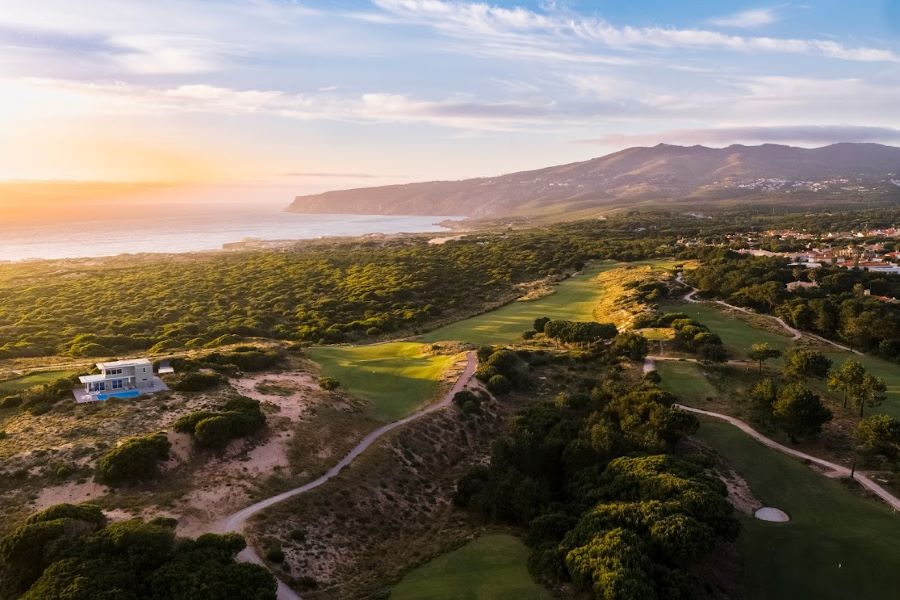 Sea in the distance at the Oitavos Dunes