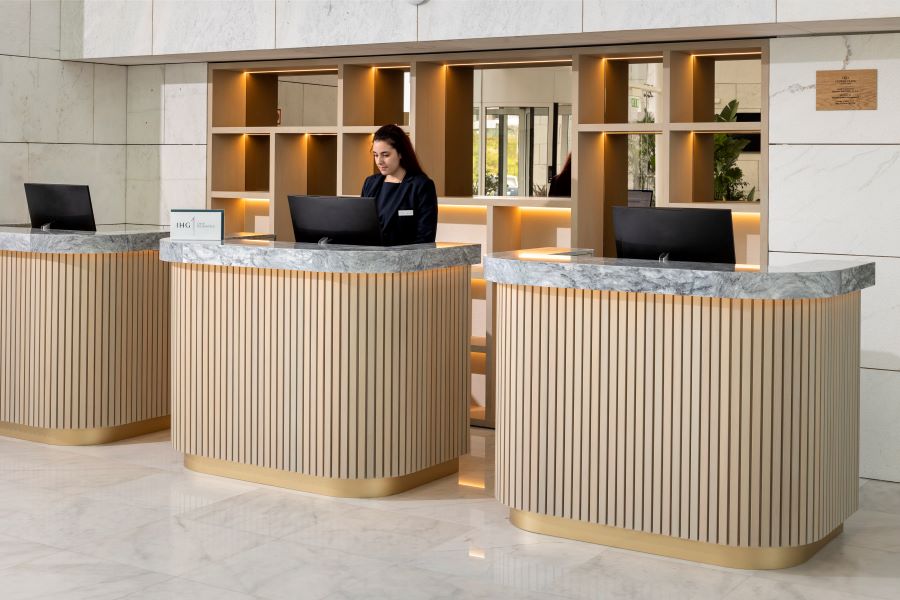 Reception at Crowne Plaza Caparica