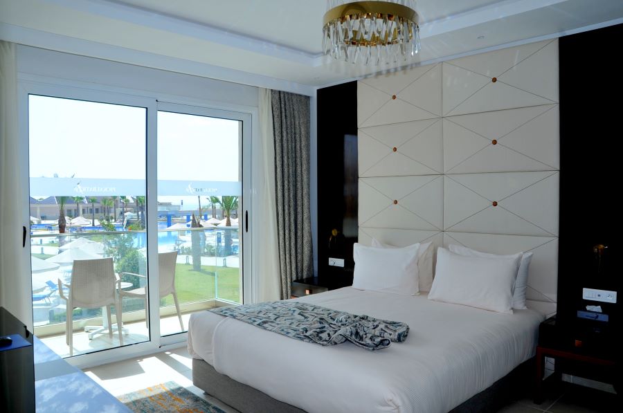 Double bed and sea view at Pickalbratros White Beach Taghazout Resort