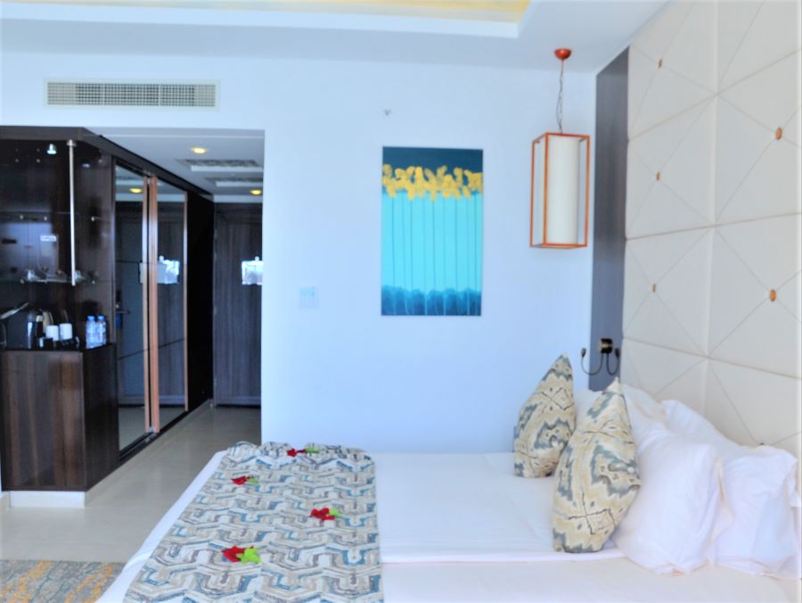 Two cushions on double bed at Pickalbratros White Beach Taghazout Resort