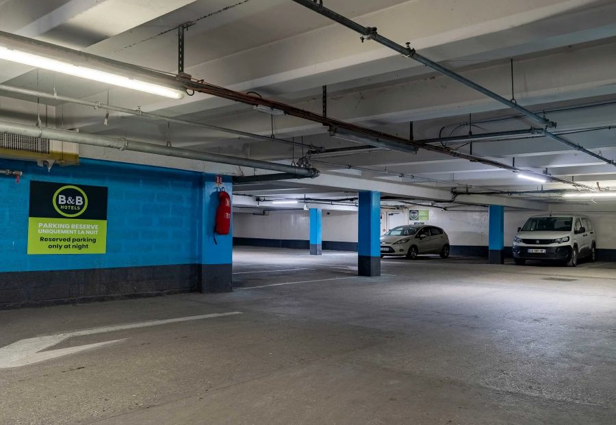Car park at B&B HOTEL Boulogne-sur-Mer Centre Les Ports