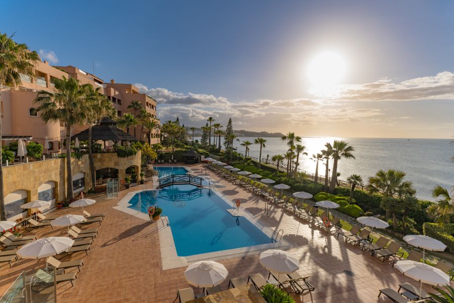 Elba Estepona Gran Hotel & Thalasso Spa overlooking the sea