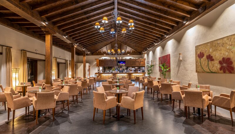 Bar and restaurant area at GF Isabel