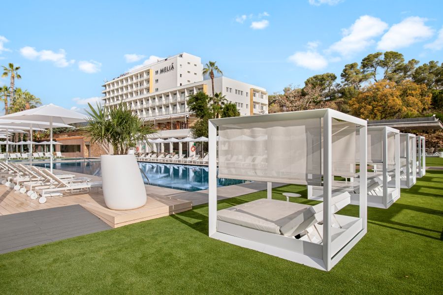 Cabana bed at Melia Lloret De Mar