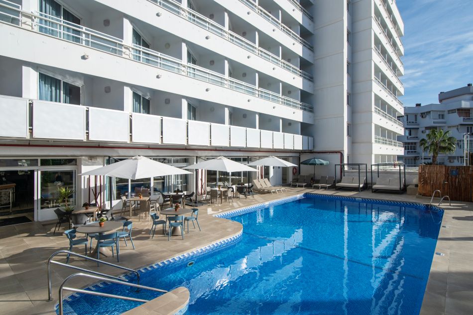 Exterior of Hotel Costa Malaga with swimming pool in front of the resort