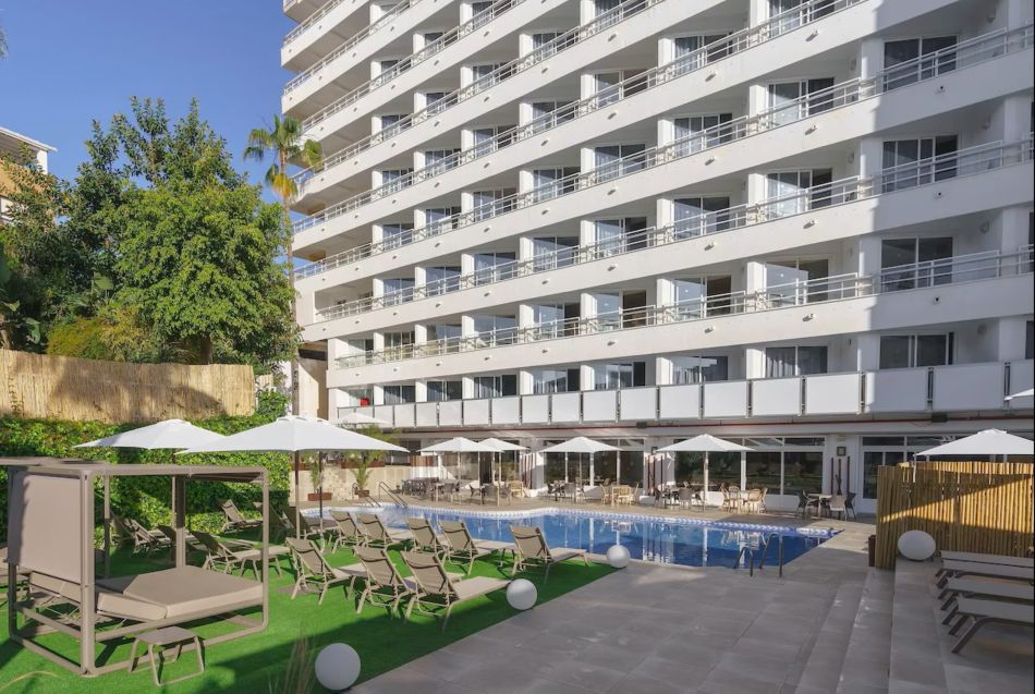 Swimming pool at Hotel Costa Malaga