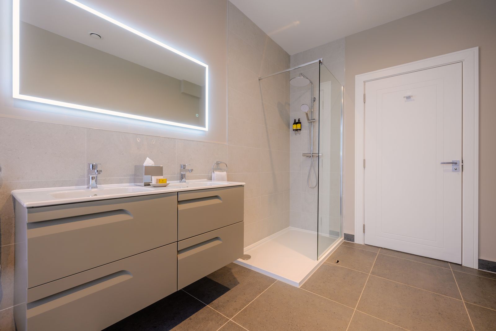 Bathroom at Killeen Castle Resort and Lodges